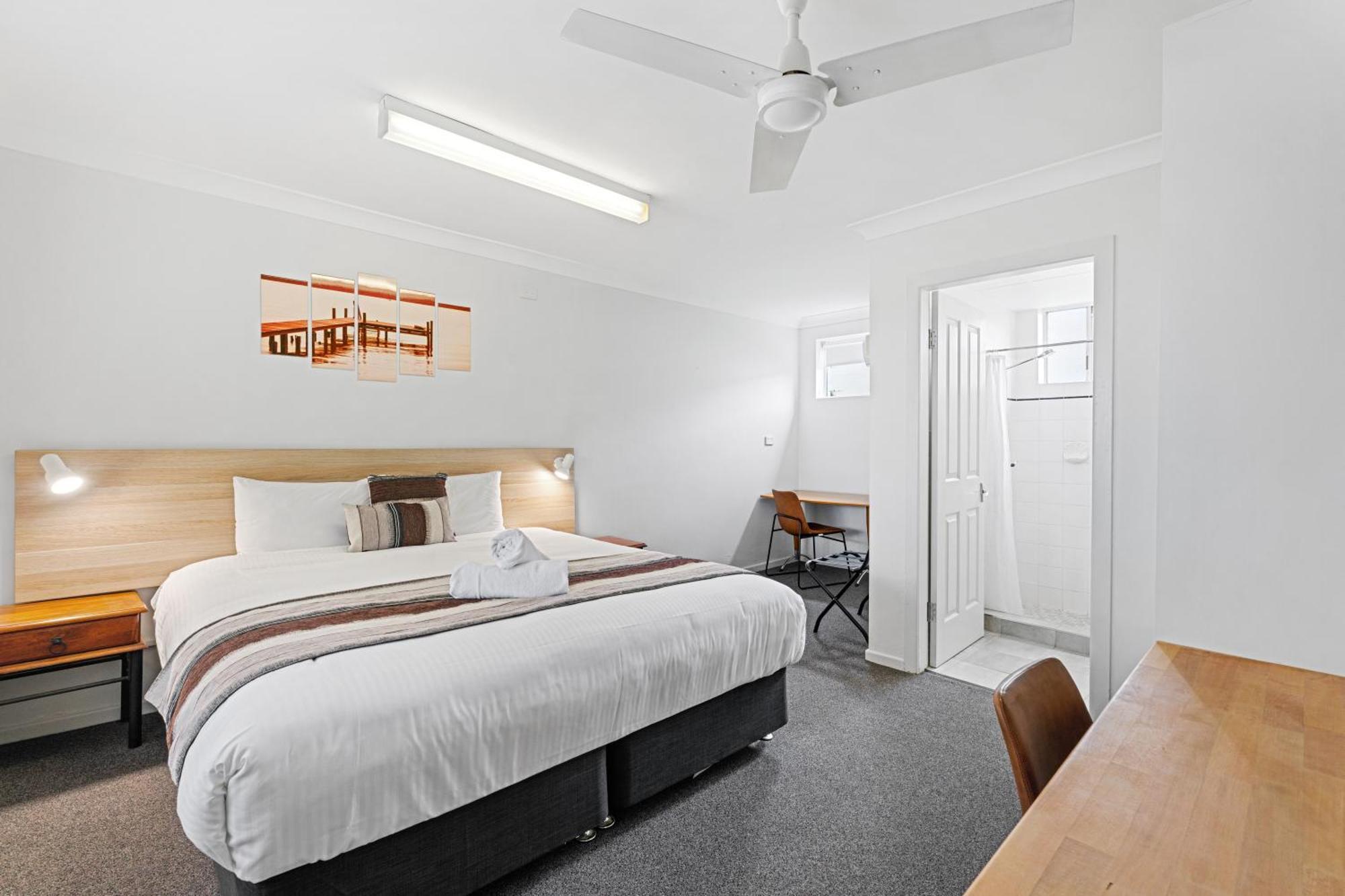 Econo Lodge Chaparral Motel Баллина Экстерьер фото