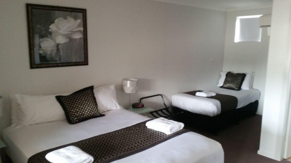 Econo Lodge Chaparral Motel Баллина Экстерьер фото