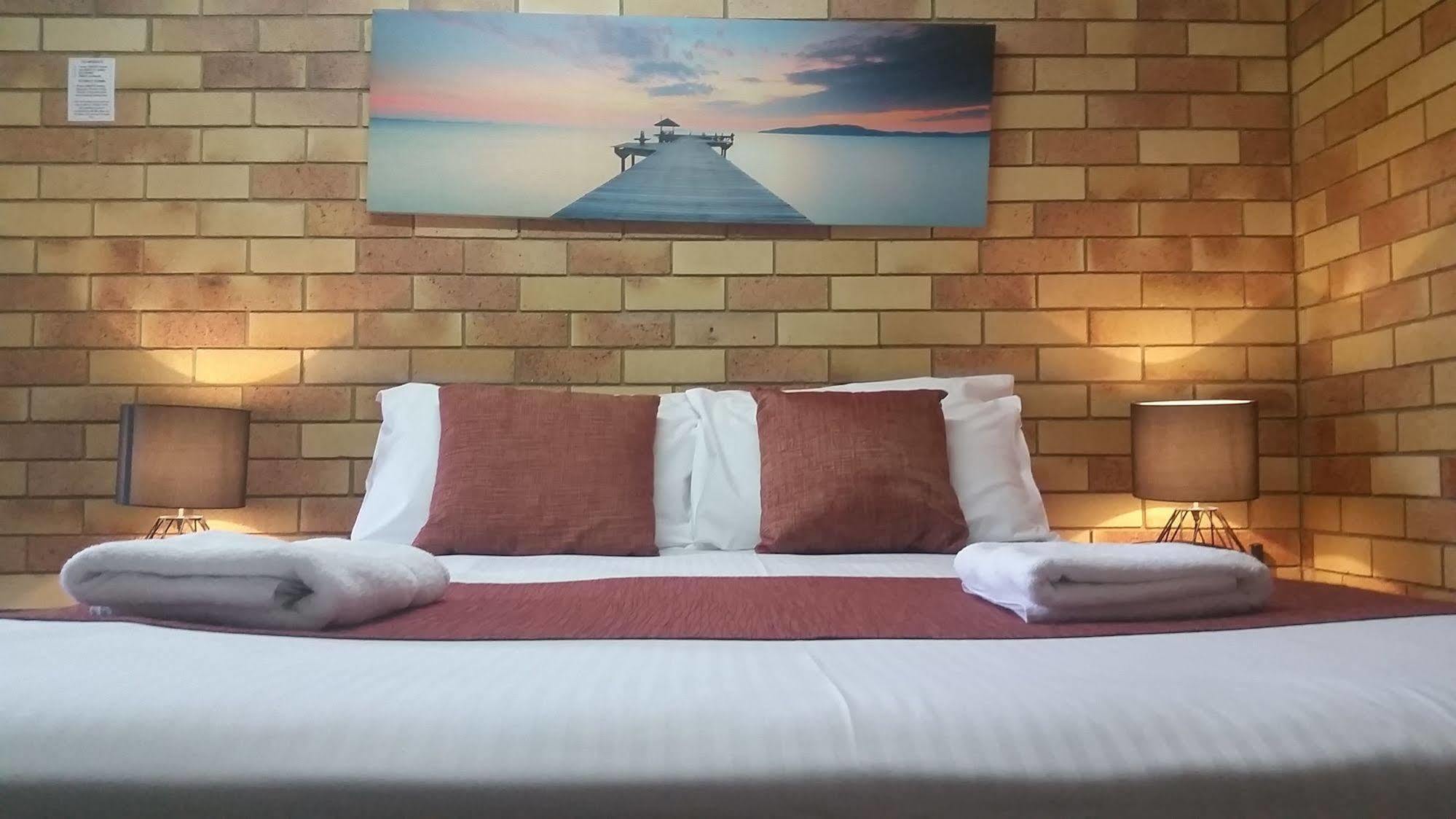 Econo Lodge Chaparral Motel Баллина Экстерьер фото
