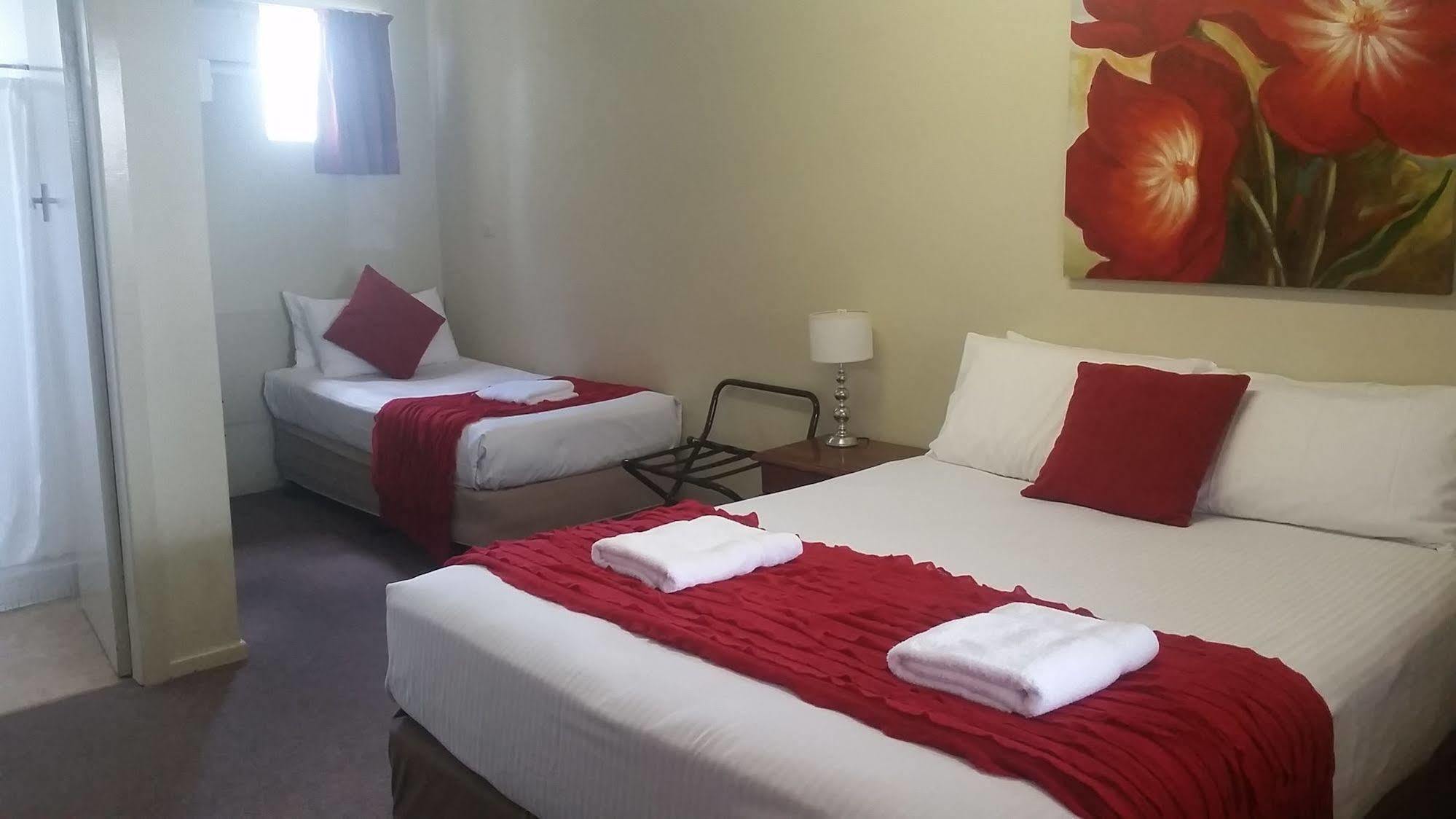 Econo Lodge Chaparral Motel Баллина Экстерьер фото