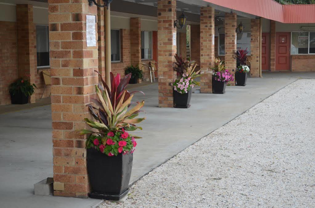 Econo Lodge Chaparral Motel Баллина Экстерьер фото