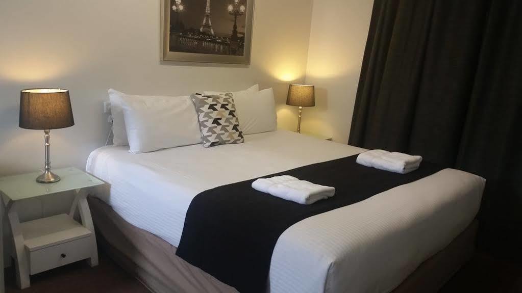Econo Lodge Chaparral Motel Баллина Экстерьер фото