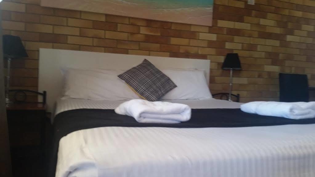 Econo Lodge Chaparral Motel Баллина Экстерьер фото