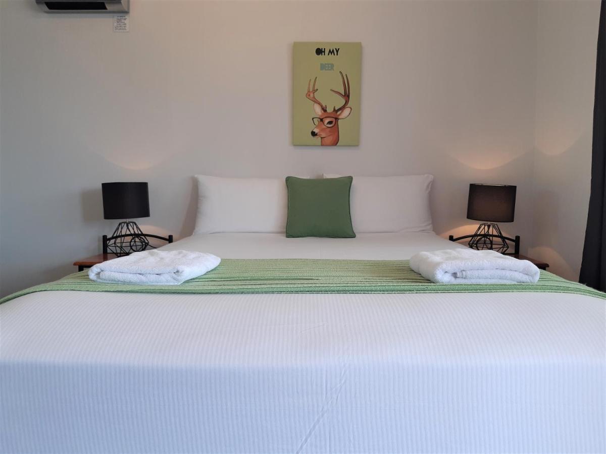 Econo Lodge Chaparral Motel Баллина Экстерьер фото